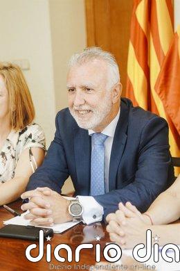 Torres habla de "éxito" del proceso de reubicación de menores migrantes desde Canarias: "PP y Vox no han ayudado nada"