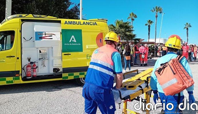Tres personas resultan heridas al irrumpir un coche en la terraza de un bar de Frigiliana (Málaga)