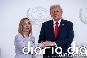 Trump dice que se fotografió "por pena" con Meloni y la primera ministra contesta que Italia "no suplica"