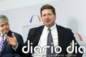 Trump nombra al expresidente de la Comisión de Valores Jay Clayton como nuevo director de Inteligencia Nacional