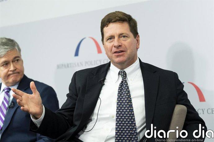 Trump nombra al expresidente de la Comisión de Valores Jay Clayton como nuevo director de Inteligencia Nacional