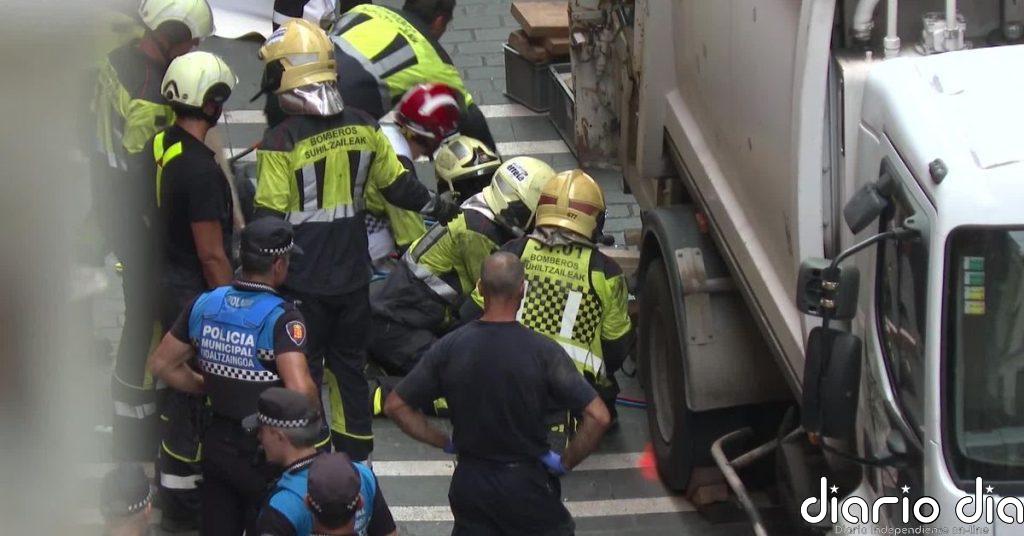 Un camión de la basura atropella a varias personas en Pamplona: hay un fallecido y cuatro heridos