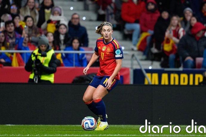 Un doblete de Putellas guía la goleada del nuevo líder ante Inglaterra