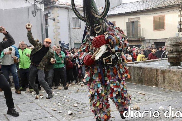 Un libro de ensayo sitúa al Jarramplas de Piornal como una de las tradiciones rituales más antiguas de Europa