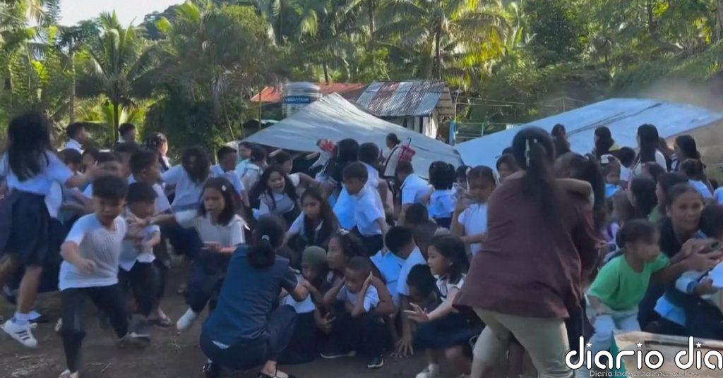 Un terremoto de 7,8 grados sacude Filipinas provocando escenas de pánico en una escuela de Mindanao