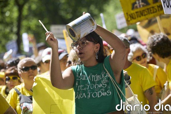 Una nueva protesta por la educación pública saldrá este domingo a las calles como "termómetro" de la huelga indefinida