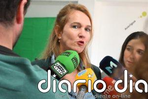 Unos 200 docentes se concentran en Melilla después de que un alumno arrojara una silla a un profesor al recoger su nota