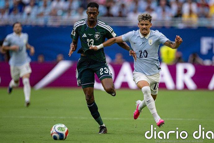 Uruguay y Arabia Saudí se neutralizan y aprietan el grupo de España