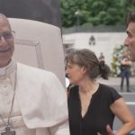 Víctimas de abusos simulan un encuentro con el papa frente a la Nunciatura