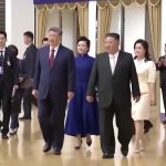 Xi Jinping y Kim Jong Un estrechan lazos en una cumbre en Pionyang