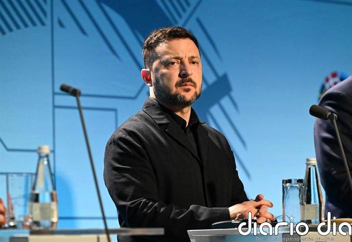 Zelenski firma una ley que elimina el ruso de la lista de idiomas protegidos