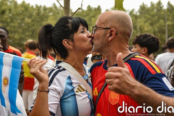 10.000 personas ante la pantalla de la final del Mundial en Mataró (Barcelona), ciudad de Yamal