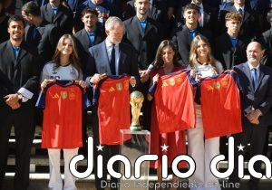 16 años después, la Familia Real recibe a la Selección Española tras conquistar su segundo Mundial