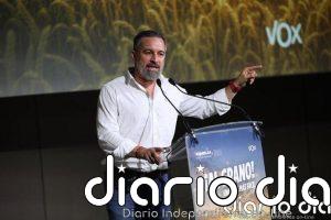 Abascal pide responsabilidades por el "desastre nacional" de los incendios forestales y culpa a Sánchez de su magnitud