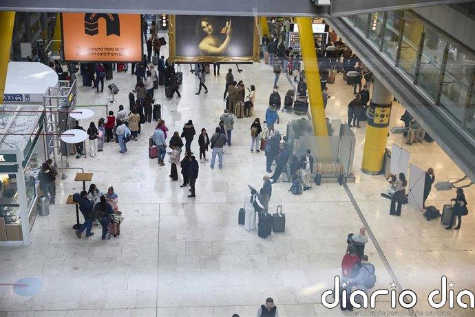 Aena optimizará el uso de los aeropuertos de Madrid y Barcelona para verano de 2027 por límites de capacidad