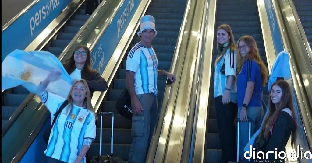 Aficionados argentinos viajan a Nueva York para apoyar a la Albiceleste en la final del Mundial