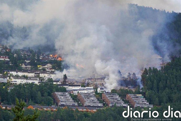 Al menos 400 evacuados en el sur de Noruega por uno de los peores incendios de la historia reciente del país