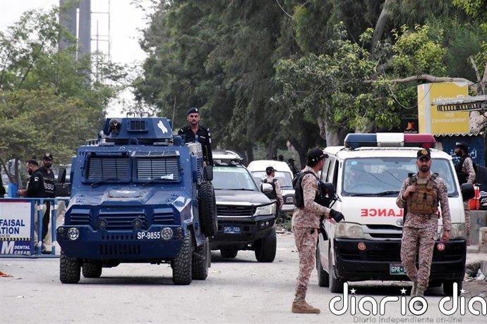 Al menos siete policías muertos en un ataque contra un puesto de control en el noreste de Pakistán