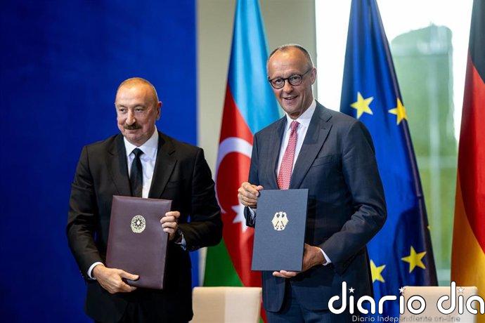 Alemania y Azerbaiyán firman un acuerdo para el suministro de gas y petróleo
