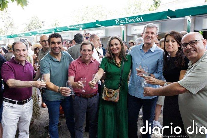 Alfonso Rueda y Martínez-Almeida celebran la "gran fiesta" del Albariño en Cambados (Pontevedra)