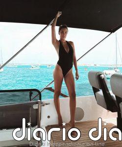 Alice Campello presume en Ibiza del bañador negro que más estiliza: alarga las piernas y afina la silueta