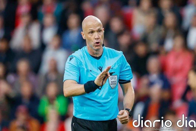 Anthony Taylor, árbitro del Portugal-España del Mundial