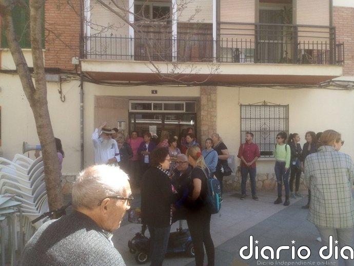 Aplazan el desahucio de una madre con cuatro hijos menores en Son Gotleu