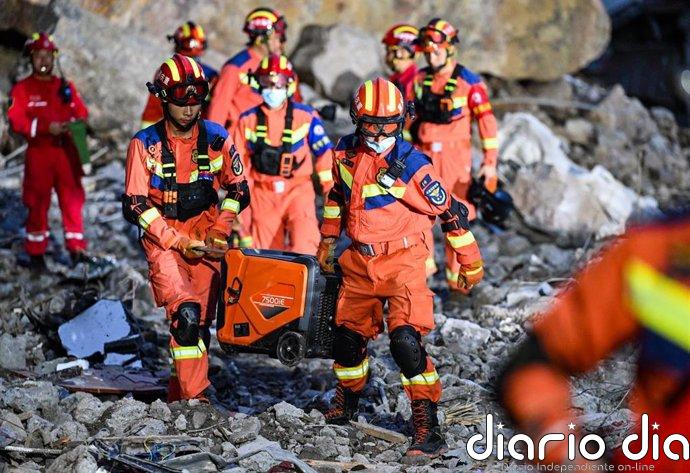 Aumentan a más de medio centenar los muertos por un deslizamiento de tierras en el centro de China