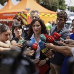 Ayuso anuncia un contrato de emergencia de un millón para las explotaciones ganaderas afectadas por el incendio