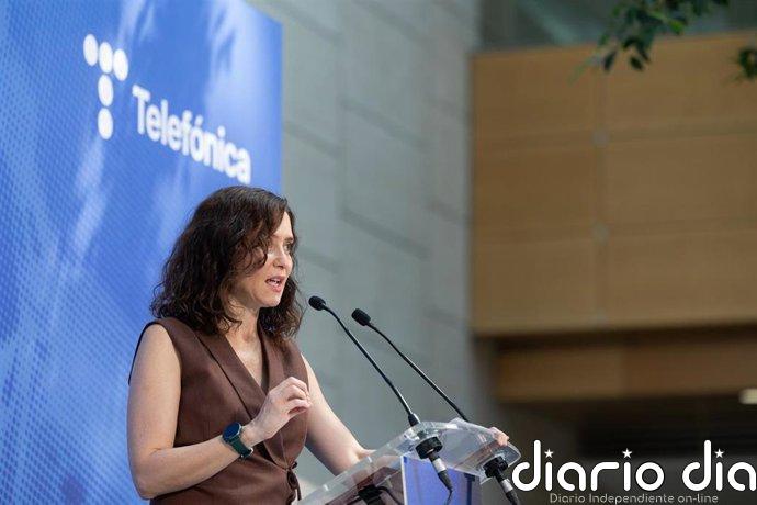 Ayuso sigue "con preocupación" el incendio de Almorox y asegura que los servicios de Madrid están "preparados"