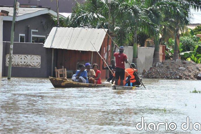 Bomberos de Ghana alertan de al menos doce muertos por inundaciones en Accra y advierten de que podrían ser más