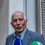 Borrell critica la posición de Italia y recalca: no se puede suspender unilateralmente a España en el espacio Schengen