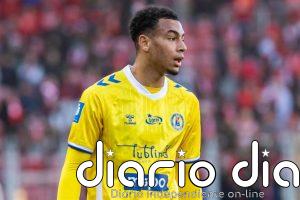 Bright Ede firma con el Deportivo hasta 2031