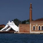 Bruselas pide cancelar una subvención de dos millones a la Bienal de Venecia por la presencia de Rusia