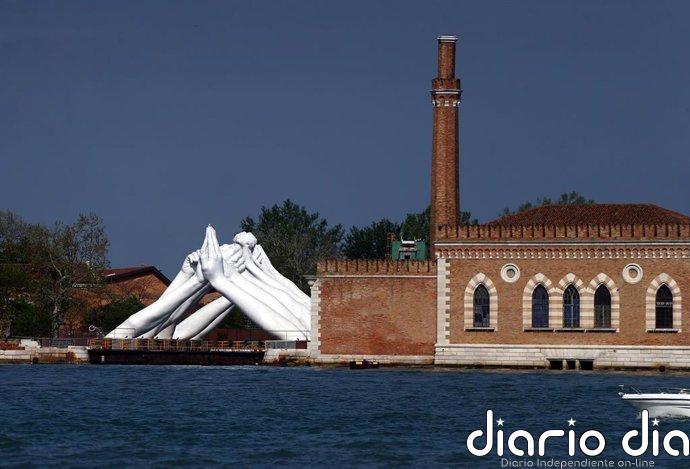 Bruselas pide cancelar una subvención de dos millones a la Bienal de Venecia por la presencia de Rusia
