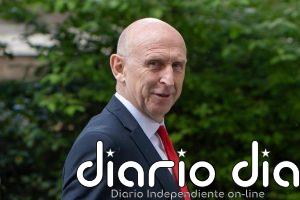 Burnham designa como ministro de Finanzas a John Healey, responsable de Defensa con Keir Starmer