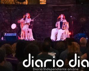 Caamaño & Ameixeiras y El Nido: escucha íntima y celebración colectiva en la noche más folk del Festival Castillo de Aín