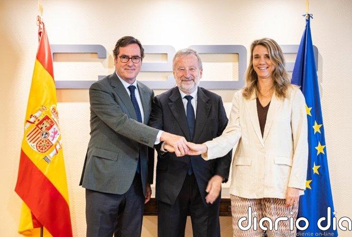 CaixaBank, CEOE y Cepyme elevan hasta los 50.000 millones la financiación para empresas y pymes