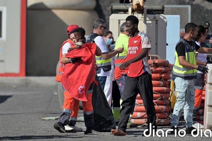 Canarias admite que la presión en los centros de menores migrantes es "menor" y se da mejor trato