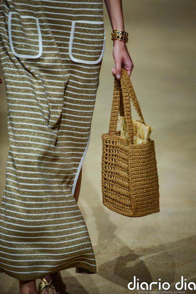 Capazo, con flecos, en forma de abanico Los cinco tipos de bolsos que elevarán tus ‘looks’ de verano 2026