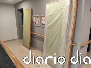 Cáritas Córdoba renueva las puertas de la Residencia San Pablo para mejorar la seguridad y el confort