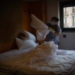 CCOO pide la mesa de diálogo de hostelería para impulsar la jubilación anticipada de las camareras de piso