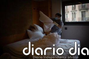 CCOO pide la mesa de diálogo de hostelería para impulsar la jubilación anticipada de las camareras de piso