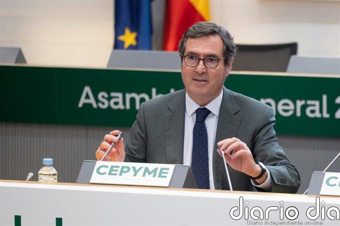 CEOE advierte de que podrían producirse "aumentos transitorios de precios" si continúa la guerra de Irán