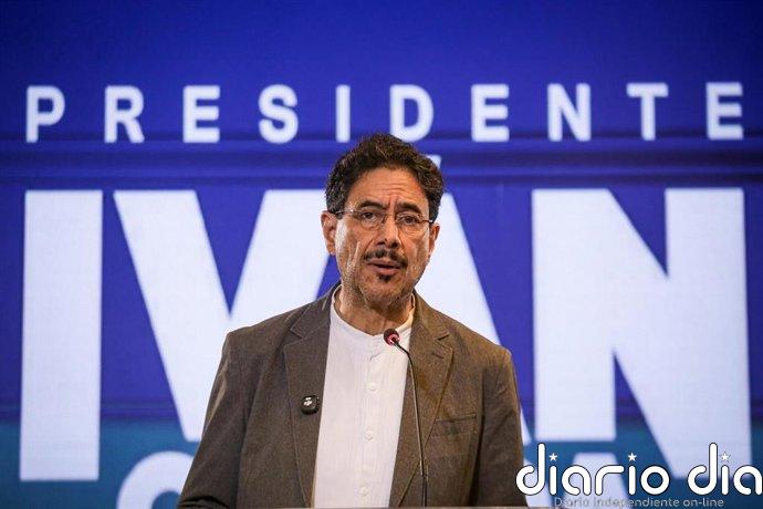 Cepeda afea a De la Espriella que acabe con el alto comisionado para la paz: "Es el mayor enemigo de Colombia"