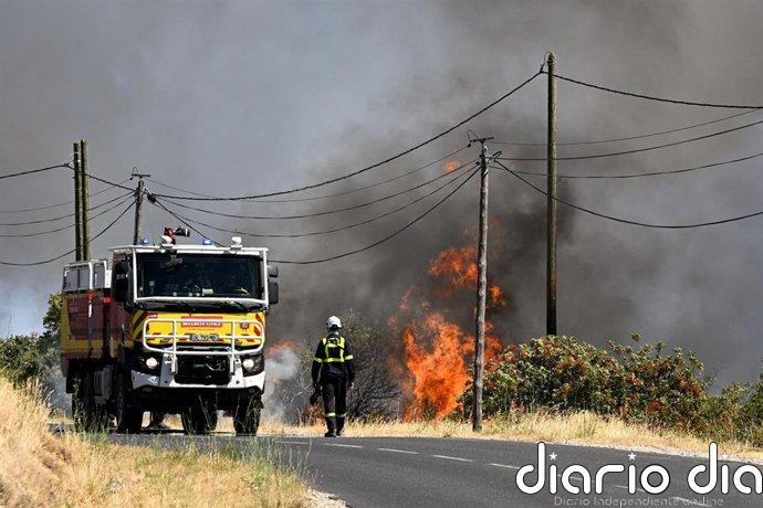 Cerca de 4.500 hectáreas calcinadas, 10.000 evacuados y un bombero y un local críticos en Pirineos Orientales (Francia)