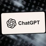 ChatGPT ya se niega a emular el estilo de escritura de autores famosos cuando lo solicita el usuario