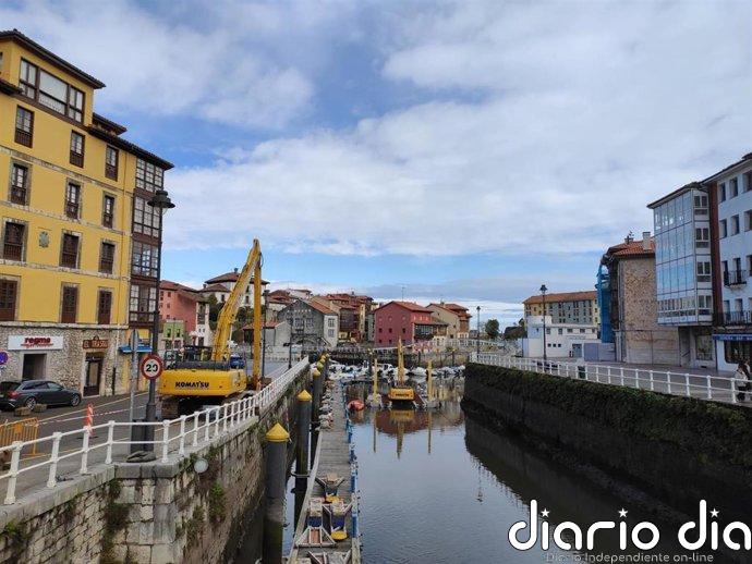 Cierre al tráfico en el centro de Llanes por el bum del verano: estas son las calles afectadas hasta septiembre