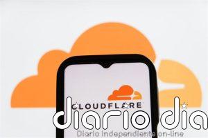 Cloudflare bloqueará por defecto los rastreadores mixtos de IA en webs con anuncios desde septiembre