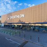 CNMC aprueba 10 operaciones de concentración en junio, como la compra de tiendas de Intersport por Decathlon